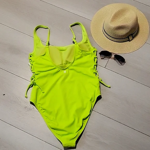 Hurley One Piece Swimsuit - Picture 4 of 7